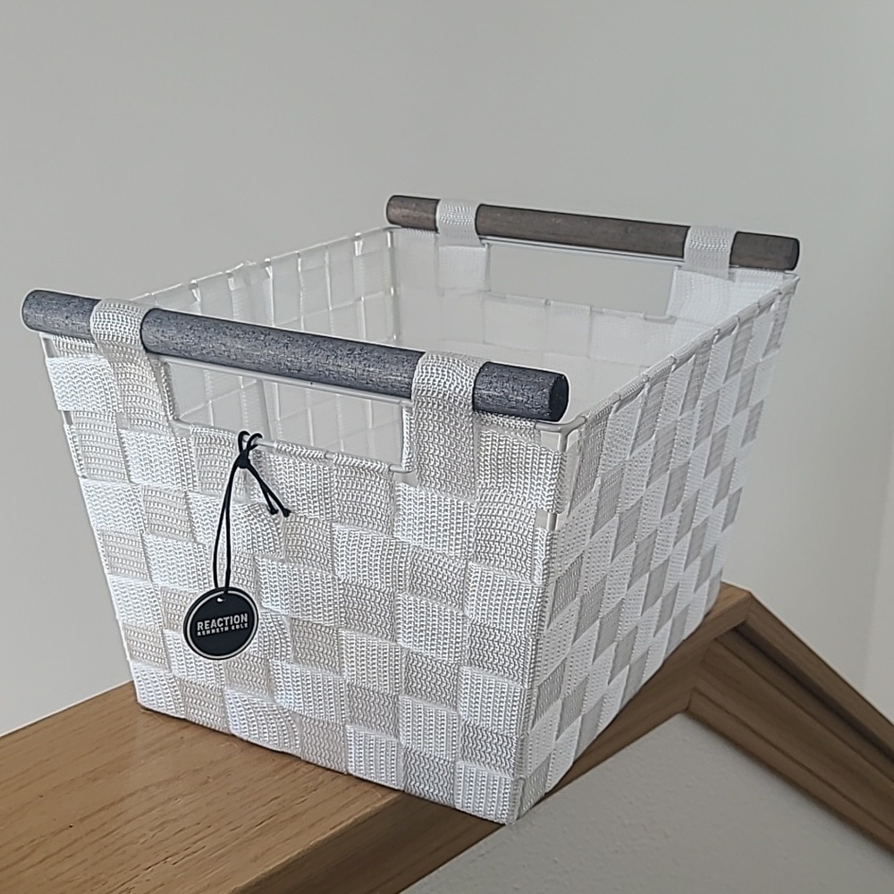 NWOT Kenneth Cole Basket